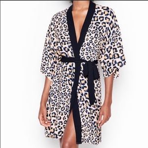 🔥Victoria Secret Leopard Print Kimono/Robe